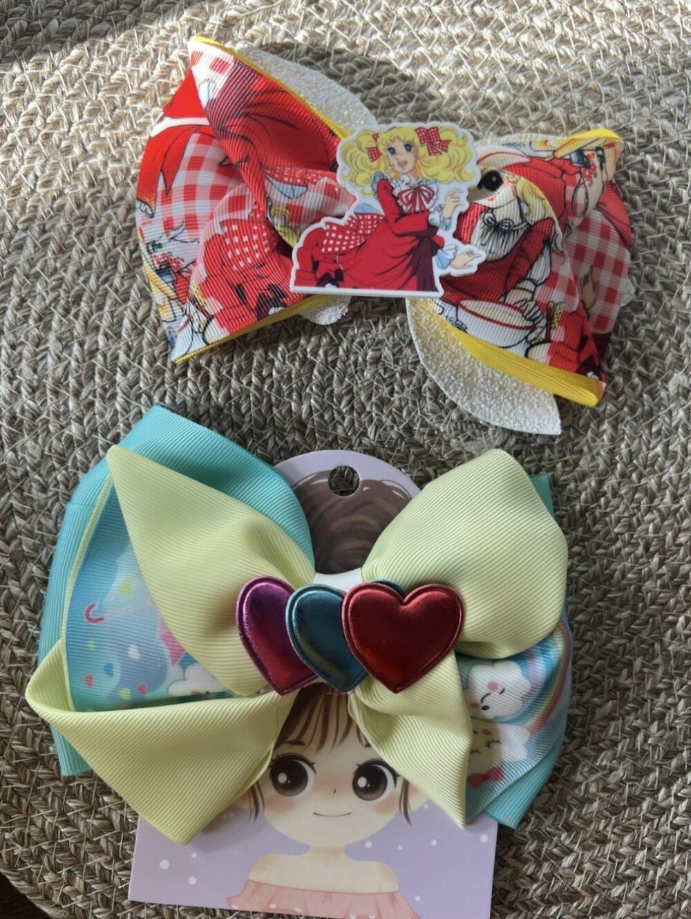 Set of 2 handmade kawaii-style hair bows for girls. Colors: red, Yellow, Blue.